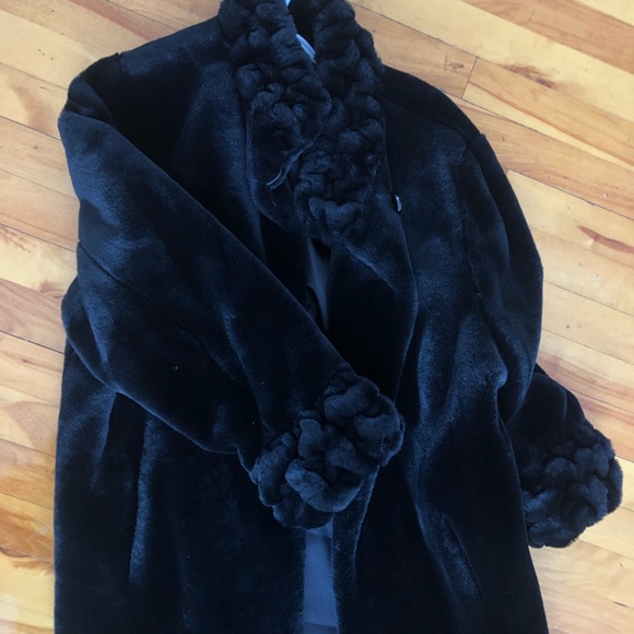 Novelti Petite Faux Fur coat - Onyx Black size 10. - Picture 2 of 7